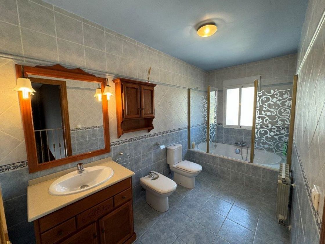 AMPLIO  chalet en venta en Callosa D En Sarria