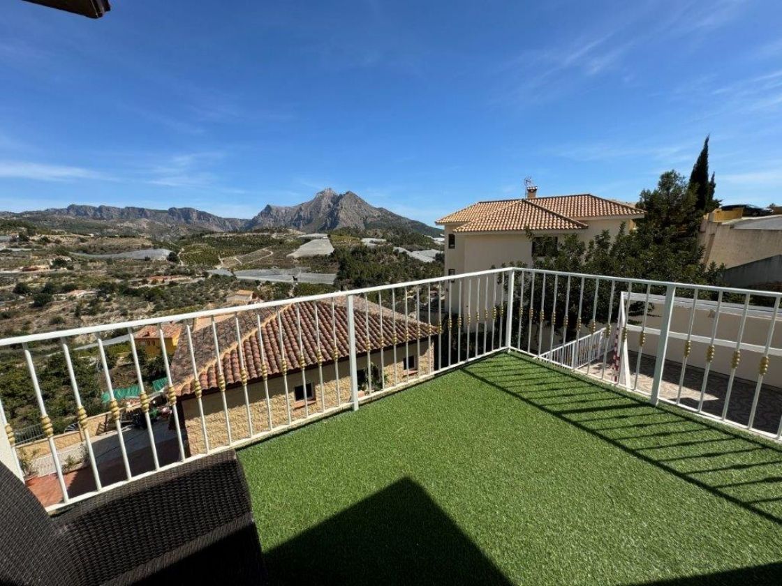 AMPLIO  chalet en venta en Callosa D En Sarria